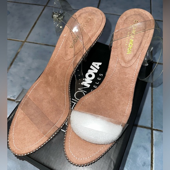 FashionNova Open Toe Heels with Clear Heel and Ankle Straps - Picture 2 of 4